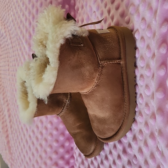 Ugg Mini Bailey Boots - Picture 3 of 4